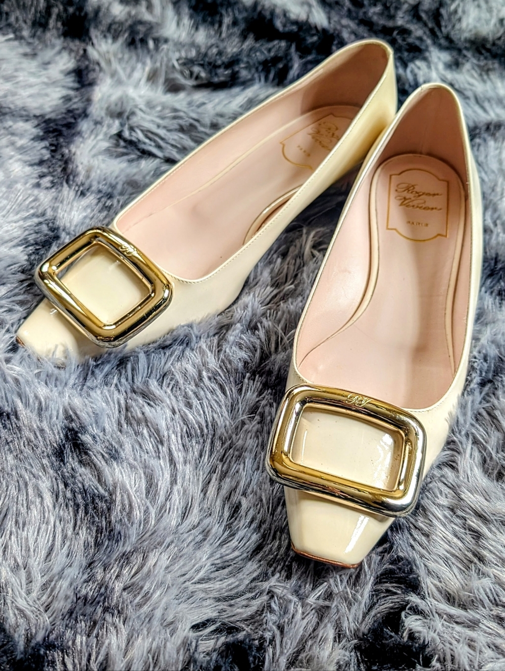 Roger Vivier Viv' Metal Buckle Ballerina